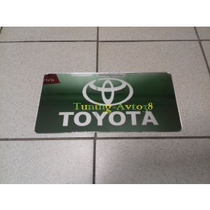 Табличка вместо японского номера Toyota