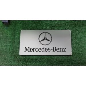 Табличка вместо японского номера Mercedes-Benz