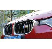 Эмблема на решетку радиатора BMW