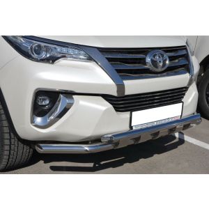 Защита переднего бампера двойная с перемычками 60/60 Toyota Fortuner 2017