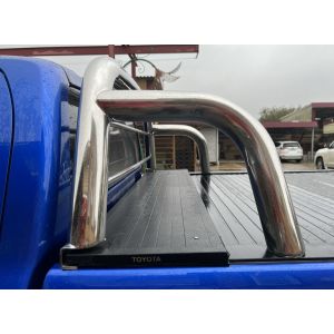 Защитная дуга на крышку «ролетта» 76/20 Toyota Hilux 2015